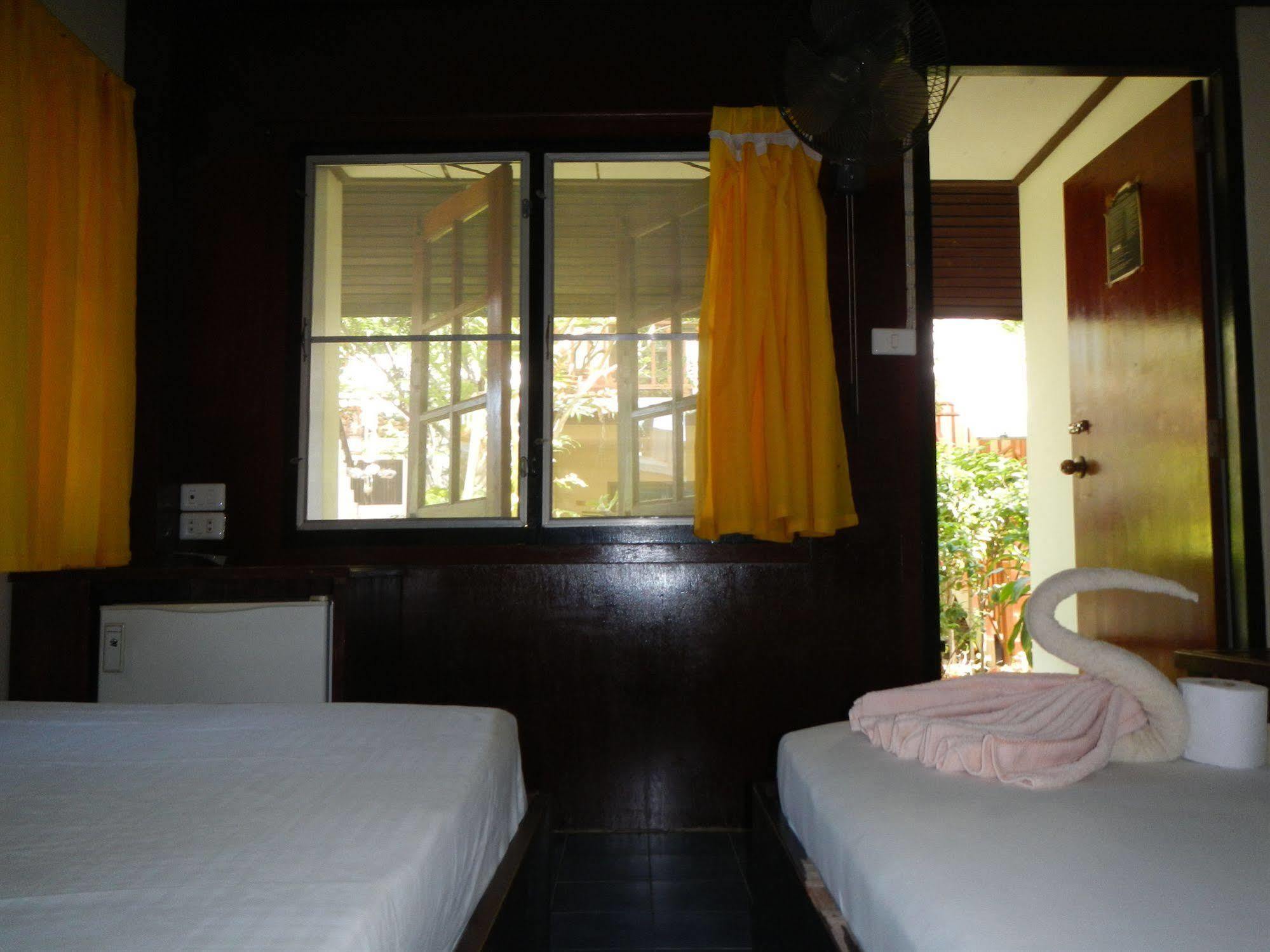 Sunrise Bungalow Hotel Lamai Beach  Exterior photo